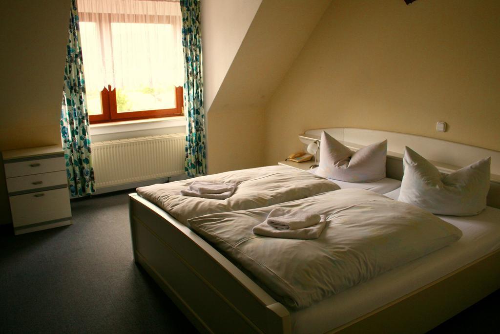 Grober'S Reiterhof Hotel Naumburg  Room photo